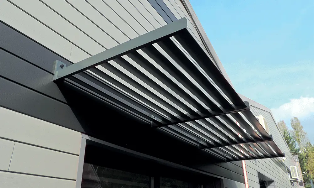 Auvent moderne en métal gris